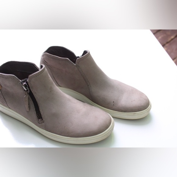 Ecco soft booties - Picture 4 of 11